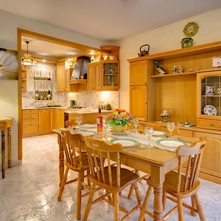 Appartement Charming Close To The Sea *